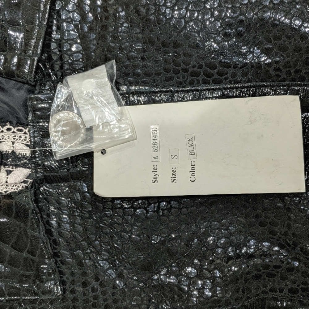 Berek 2 Croc pattern jacket - Picture 5 of 5